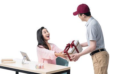 《艾尔登法环》感谢玩家支持 承诺更多更新正在进行中